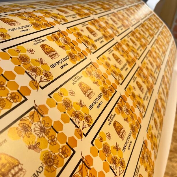Velikoformatni tisk nalepk za med